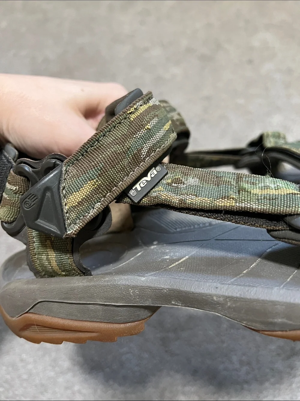 TEVA Men’s Terra Fi Lite Green Camo Brown Strap Sandal Size 8.5